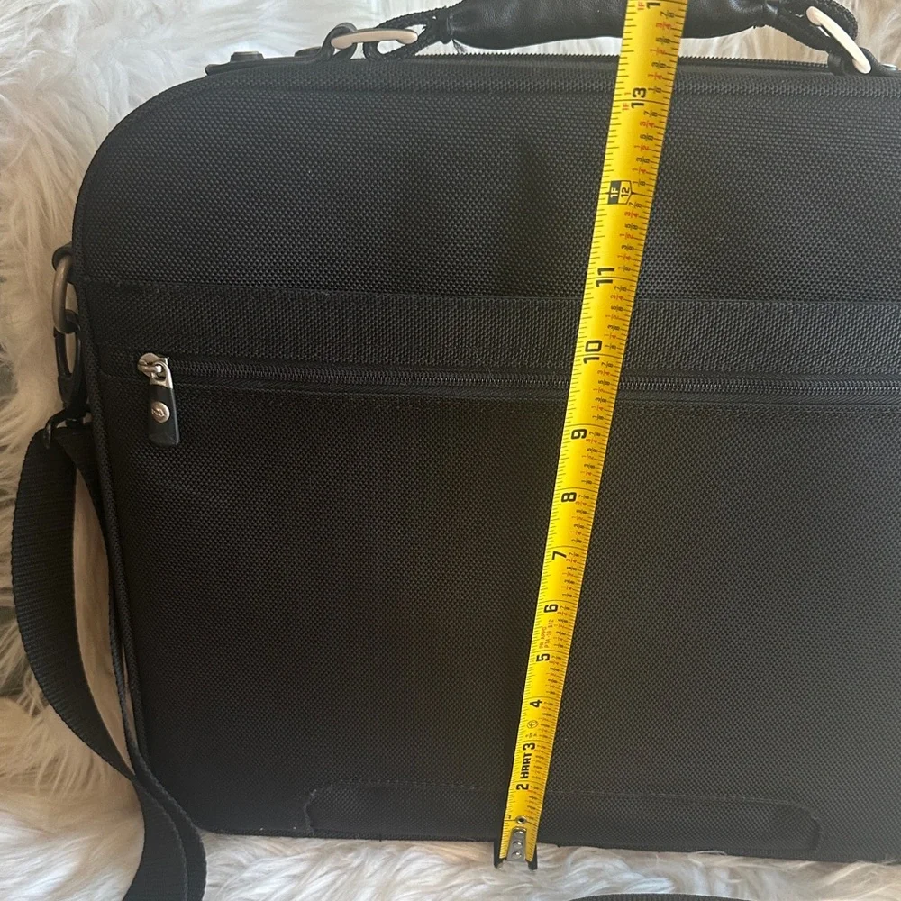 Dell Black Compact Laptop Briefcase with Shoulder Strap